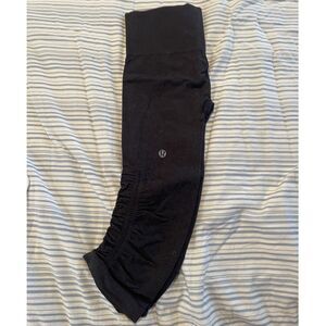 Lululemon Leggings - The Flow Cropped Grey - Size 2